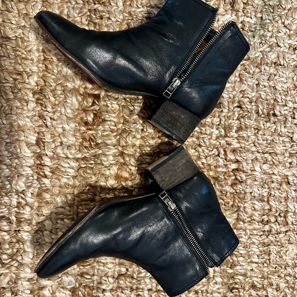 Leather Trask Black Mini Boot. Condition Near Per… - image 3